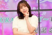 佐々木優佳里がトレーディングカードの発売記念イベントを開催