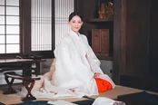 【写真】巫女姿の九郎助稲荷(綾瀬はるか)
