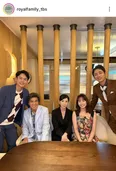 妻夫木聡&松本若菜、2人でハートを作る仲良しオフショットに「本当に素敵なシーン」の声＜ザ・ロイヤルファミリー＞