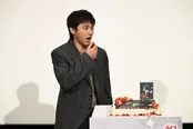 山田裕貴、サプライズケーキのイチゴをつまみ食い＜爆弾＞