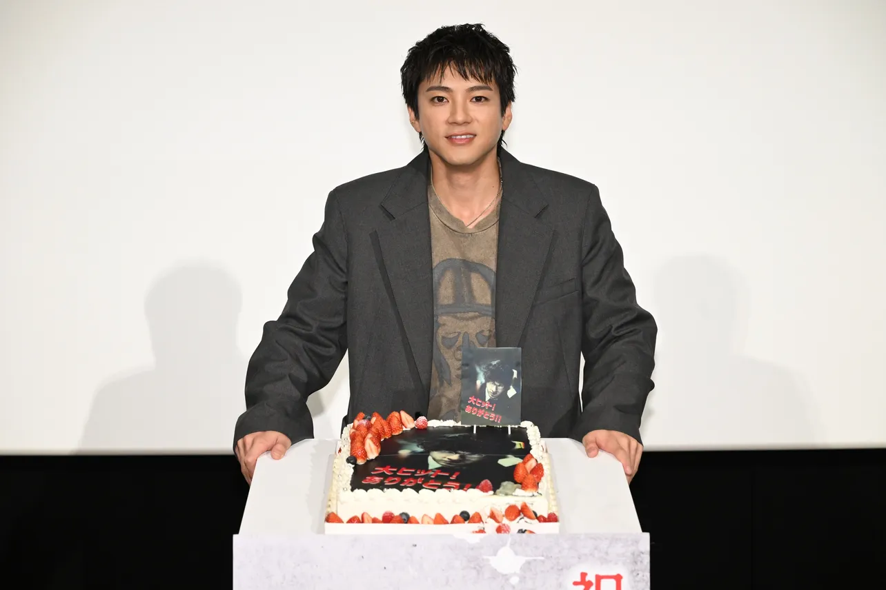 主演・山田裕貴が「爆弾」ラスト舞台挨拶で笑顔＜爆弾＞