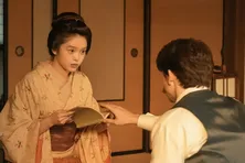 ＜ばけばけ＞トミー・バストウ“ヘブン”、初めての怪談に涙…高石あかり“トキ”との関係が大きく動き出す