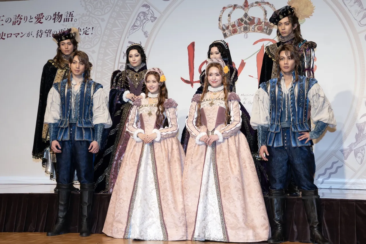 (前列左より)有澤樟太郎、奥田いろは、小南満佑子、手島章斗、(後列左より)内海啓貴、丸山礼、有沙瞳、松島勇之介