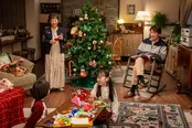 【写真】クリスマスパーティーをする永島家