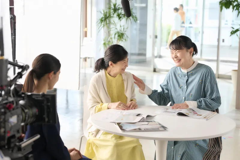 女子会のような楽しい撮影に　※提供画像