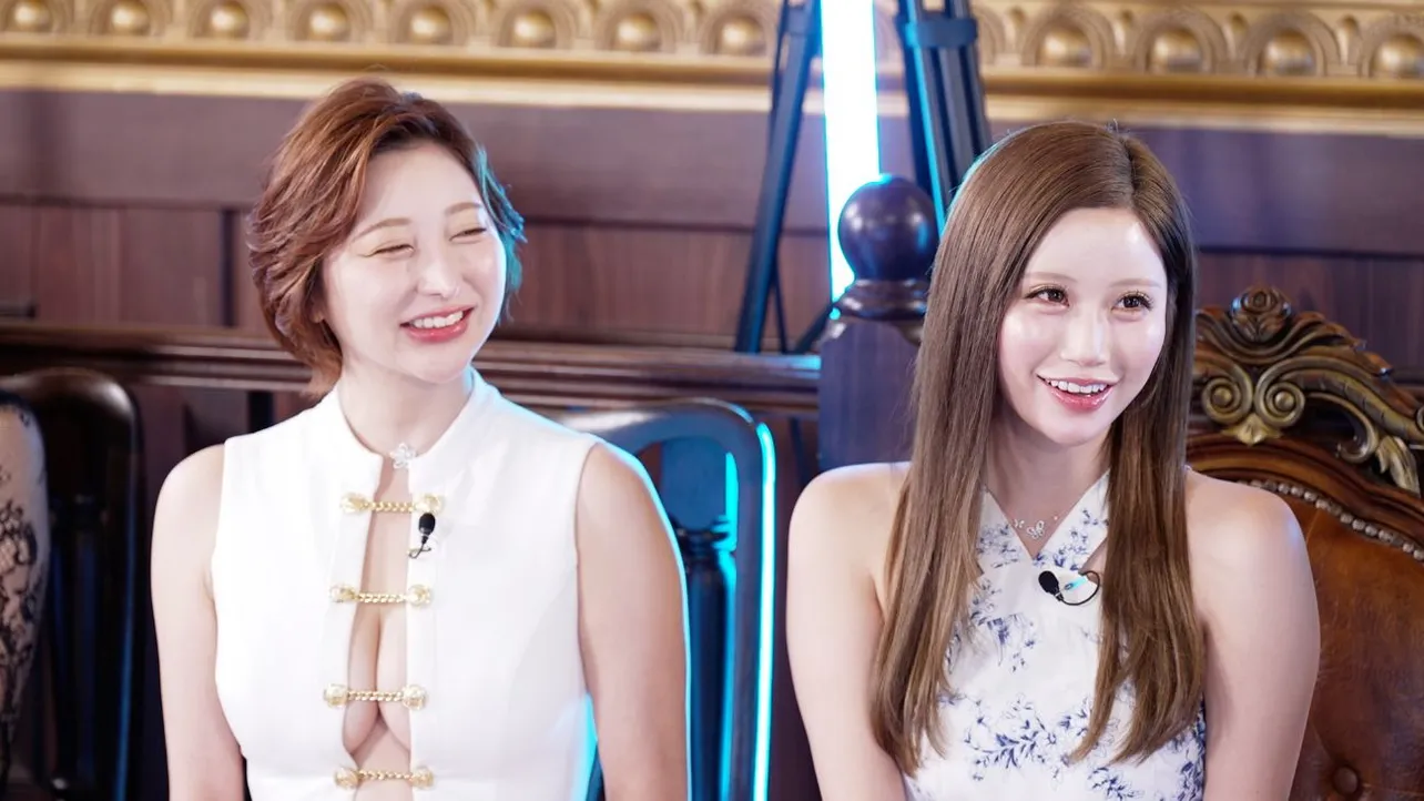 (写真左より)まゆ、りこ(UNJOUR東京)