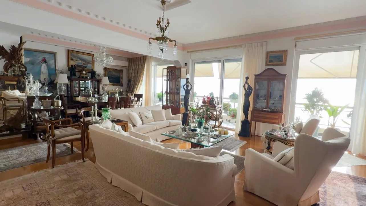 寝室とリビングをぶち抜いたリビングダイニングは広々とした空間に