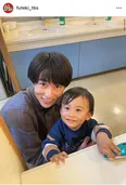 河合優実＆古田新太の“時代を超えた夫婦ショット”に「胸熱」「相変わらずかわいい」の声＜新年早々 不適切にもほどがある！＞