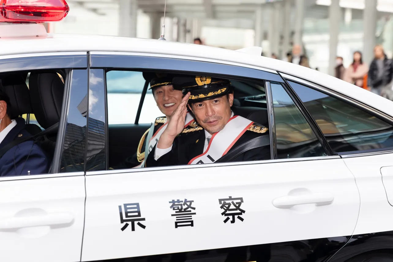 本宮泰風(奥)と伊藤英明