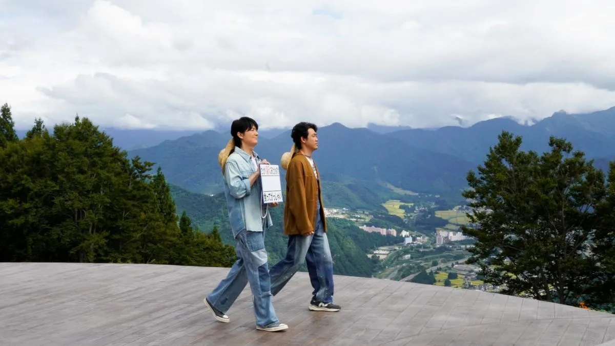  【写真】地元グルメを求めて湯沢町をさまよう福山雅治＆大泉洋チーム