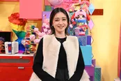 みちょぱ(池田美優)「オトナが階段のぼる」より