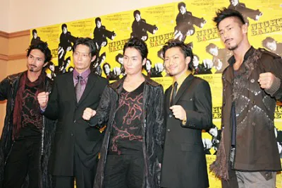左からKENCHI、KEIJI、TETSUYA、NAOTO、NAOKI