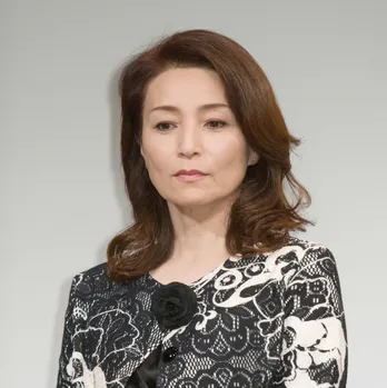 仁科亜季子の初恋相手である大スターとは？