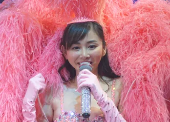 杉原杏璃が1日ショーガールに就任