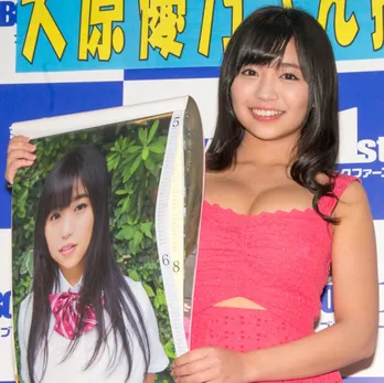 朝ドラ女優からグラビアアイドルまで…新年はキュートなカレンダーで!