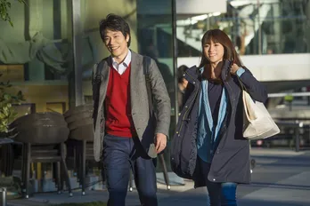 深キョン＆松ケンが“妊活夫婦”に！ 「隣の家族は青く見える」最新SHOTが到着