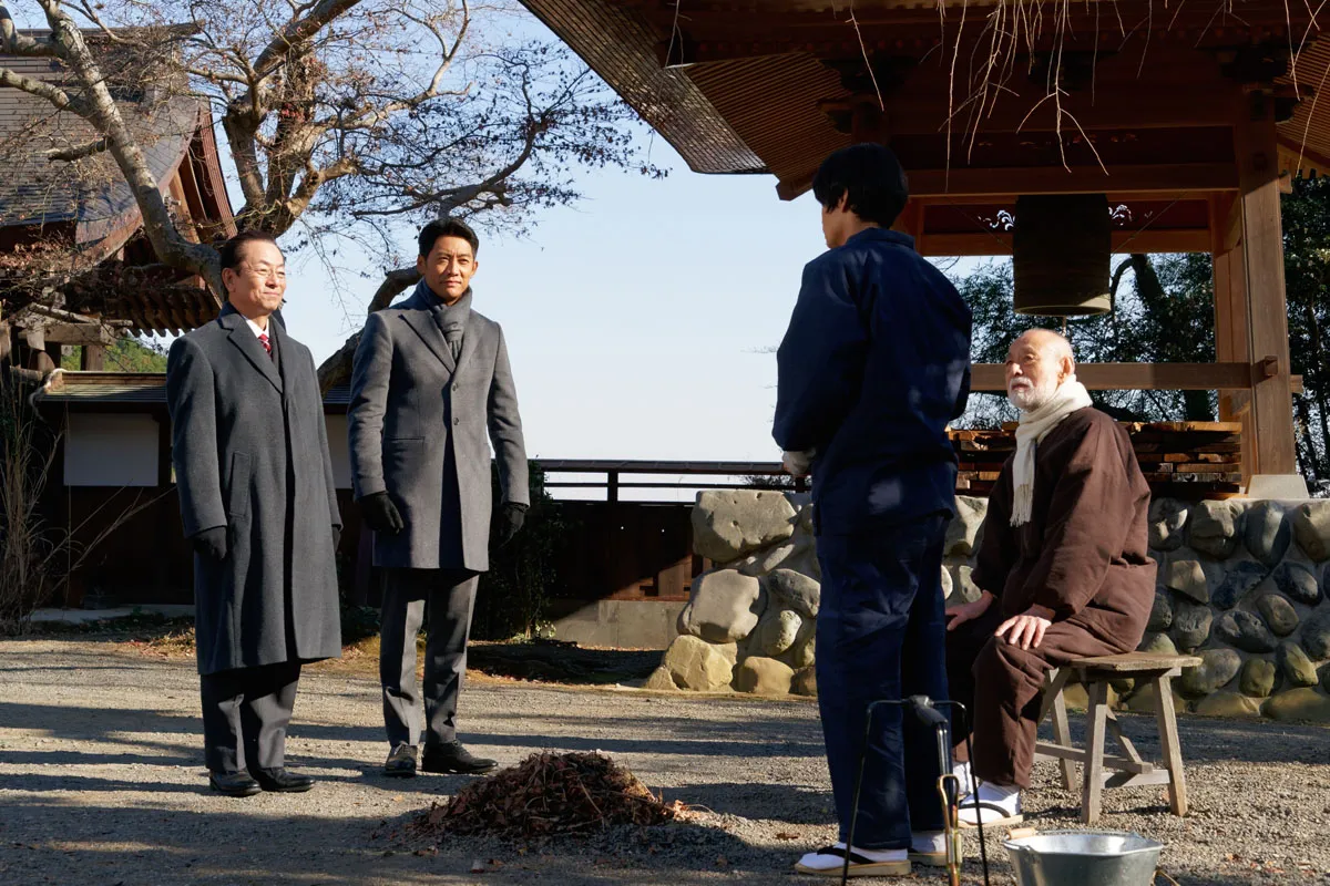 【写真を見る】右京(水谷豊)と亘(反町隆史)が、「相棒」ワールドに散りばめられた謎に迫る！