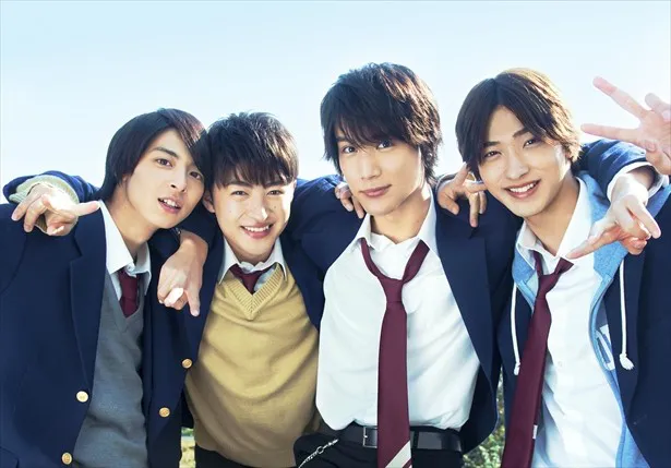 「虹色デイズ」で高校生4人組のキラキラした日々を演じる横浜流星（一番右）