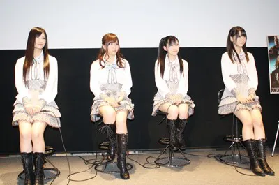 【写真】トークショーでドラマの感想を語るAKB48のメンバーたち