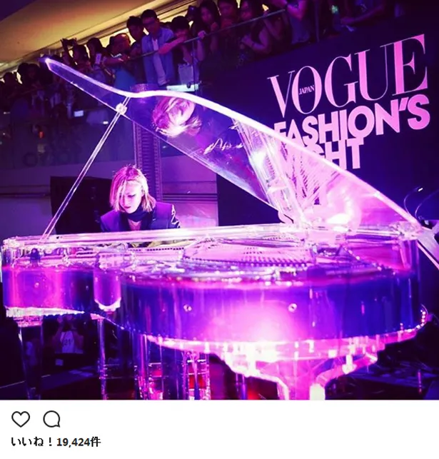 YOSHIKIの代名詞ともいえるクリスタルピアノ