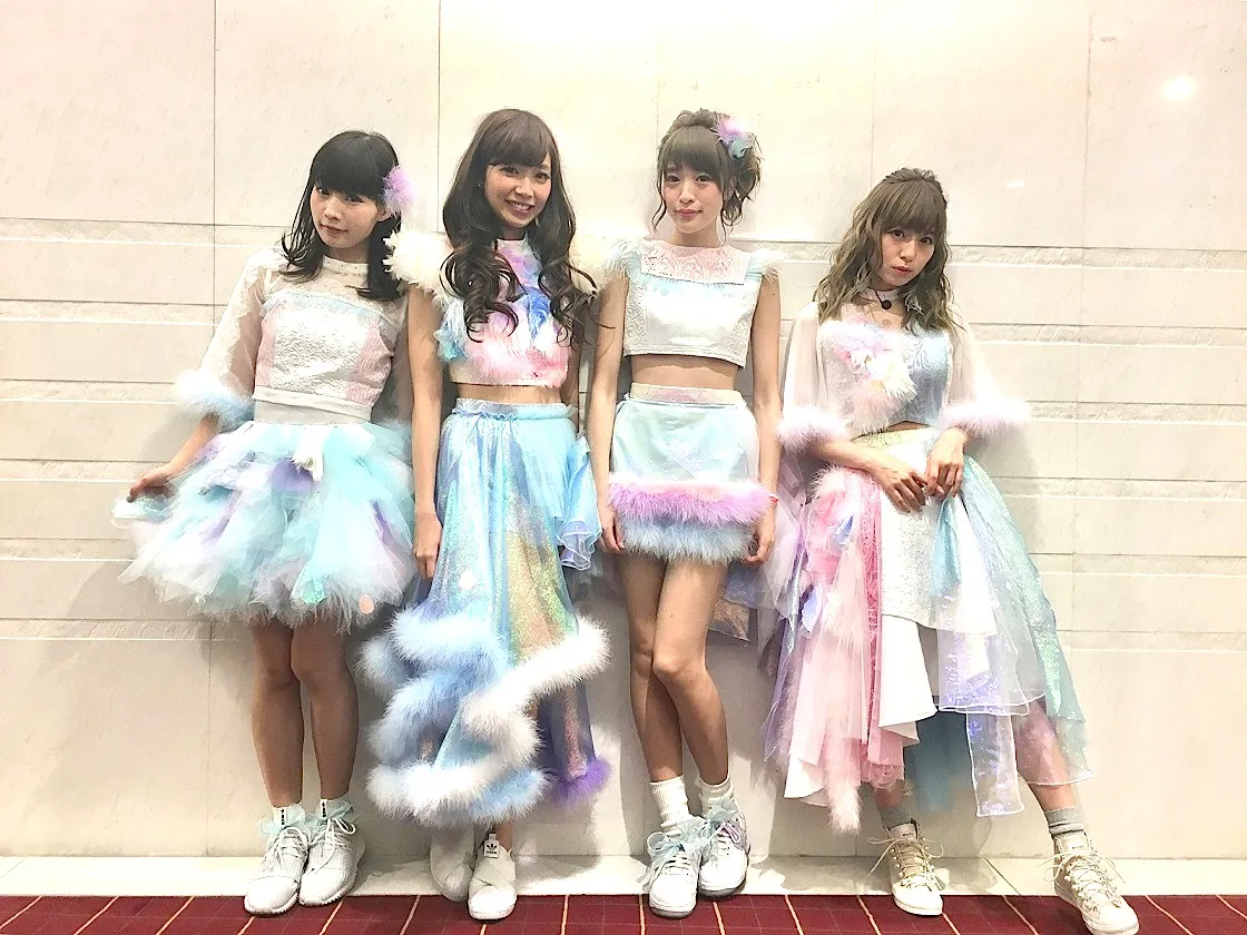 【2】2016 年末スペシャルライブ Dream on!/2016年12月に開催された東名阪のライブツアーで着用した衣装