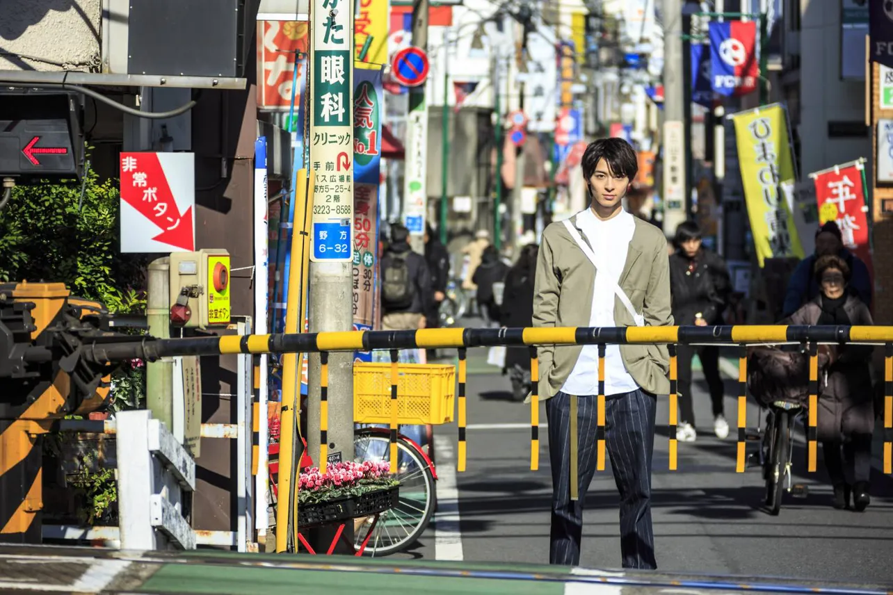 情緒あふれる街並みでの撮影を「楽しかった」と振り返った