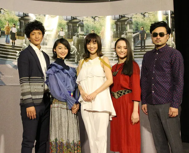 試写会に出席した渡部豪太、堀春菜、倉科カナ、アヤカ・ウィルソン、前野健太(左から)