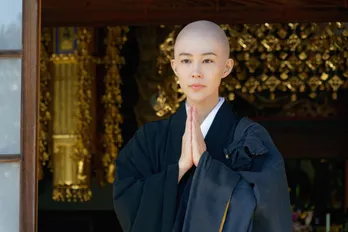 木村佳乃が人生初の剃髪姿を披露!? 「三蔵法師みたいでおもしろい」