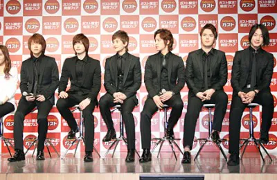 韓国出身の6人組男性ダンスボーカルグループ・超新星