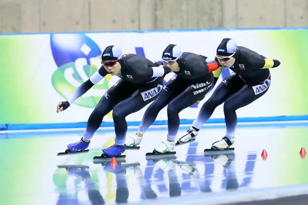 女子チームパシュートには高木美帆、高木菜那、佐藤綾乃、菊地彩花が参加