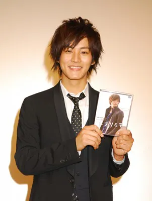 松坂桃李が1stDVDを発売! 初の女装に「恥ずかしかった…」