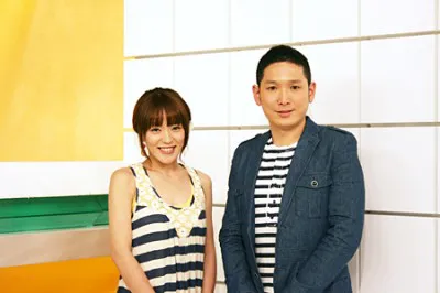「みんなの手話」の取材会に出席した今井絵理子と早瀬憲太郎氏（左から）