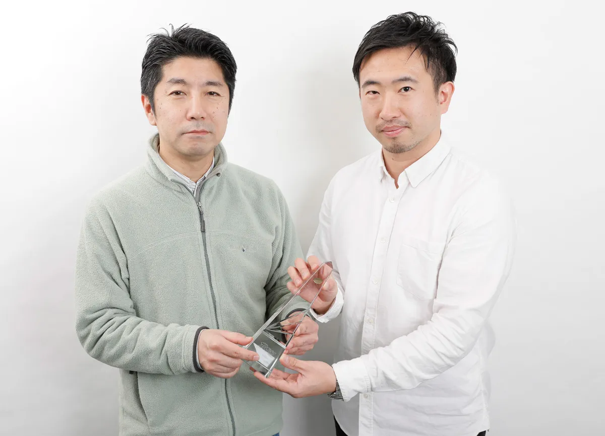 最優秀作品賞を受賞した「陸王」のプロデューサー、伊與田英徳氏(左)と飯田和孝氏(右)