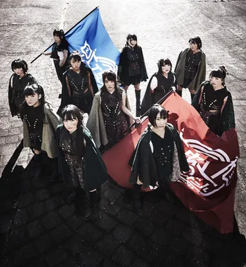 虹のコンキスタドール、新たな一歩を踏み出す新曲「心臓にメロディー」MV公開!!