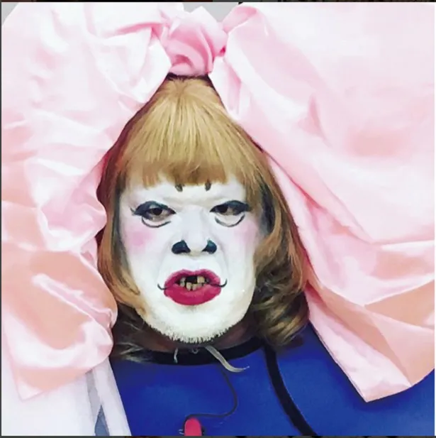 くっきーの“白塗り顔マネ”のレパートリーのひとつ「きゃりーぱみゅぱみゅ」。自身のインスタグラム（@nikuguso_taro）で公開中