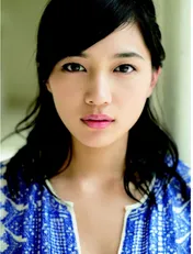 川口春奈、帰宅してすぐキスしたい相手は？　ラブラブ2ショットに騒然