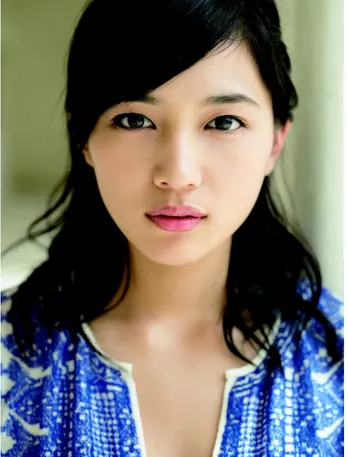 川口春奈、帰宅してすぐキスしたい相手は？　ラブラブ2ショットに騒然