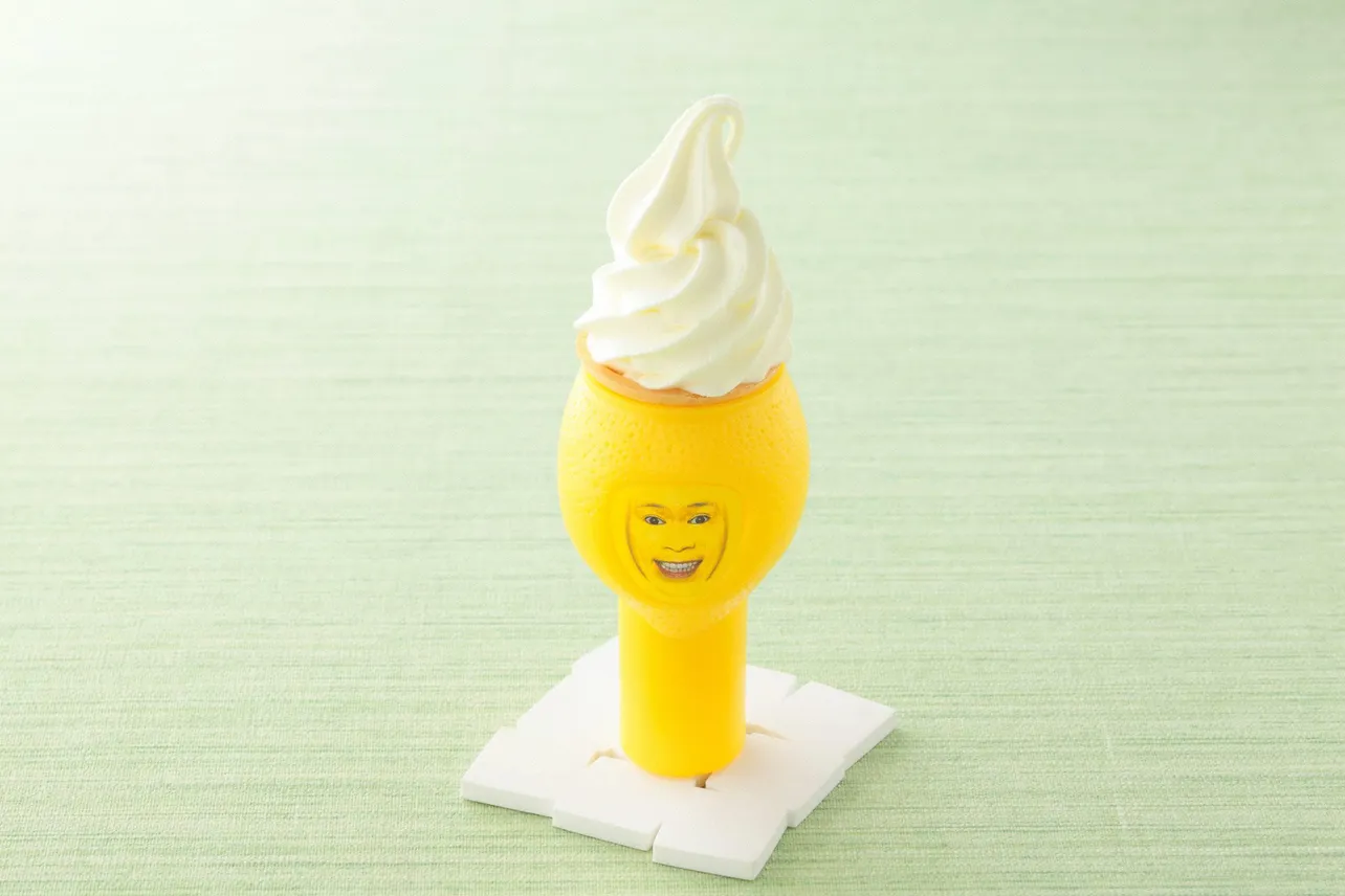 【写真を見る】人気キャラ“オカレモン”を模したソフトクリームが販売