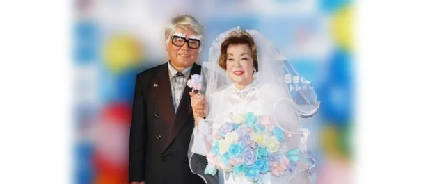 【写真を見る】芸能イベントに仲むつまじく登場したノムさんと沙知代さん