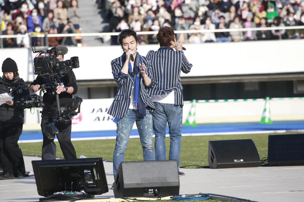 稲垣吾郎、草なぎ剛、香取慎吾「雨あがりのステップ」ライブ＆囲み取材