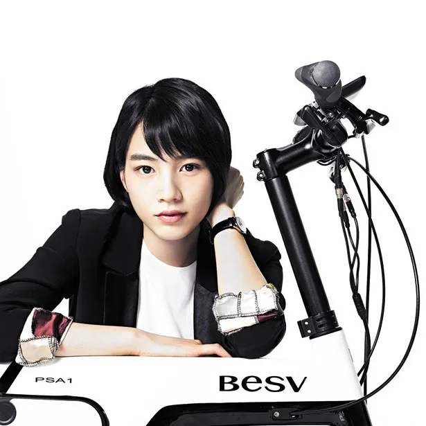 電動アシスト自転車のプレミアムe-Bike“BESV”のPSA1モデルとのん