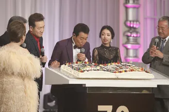 五木ひろしバースデーディナーショーに吉幾三、田原俊彦、ピコ太郎ら集結！