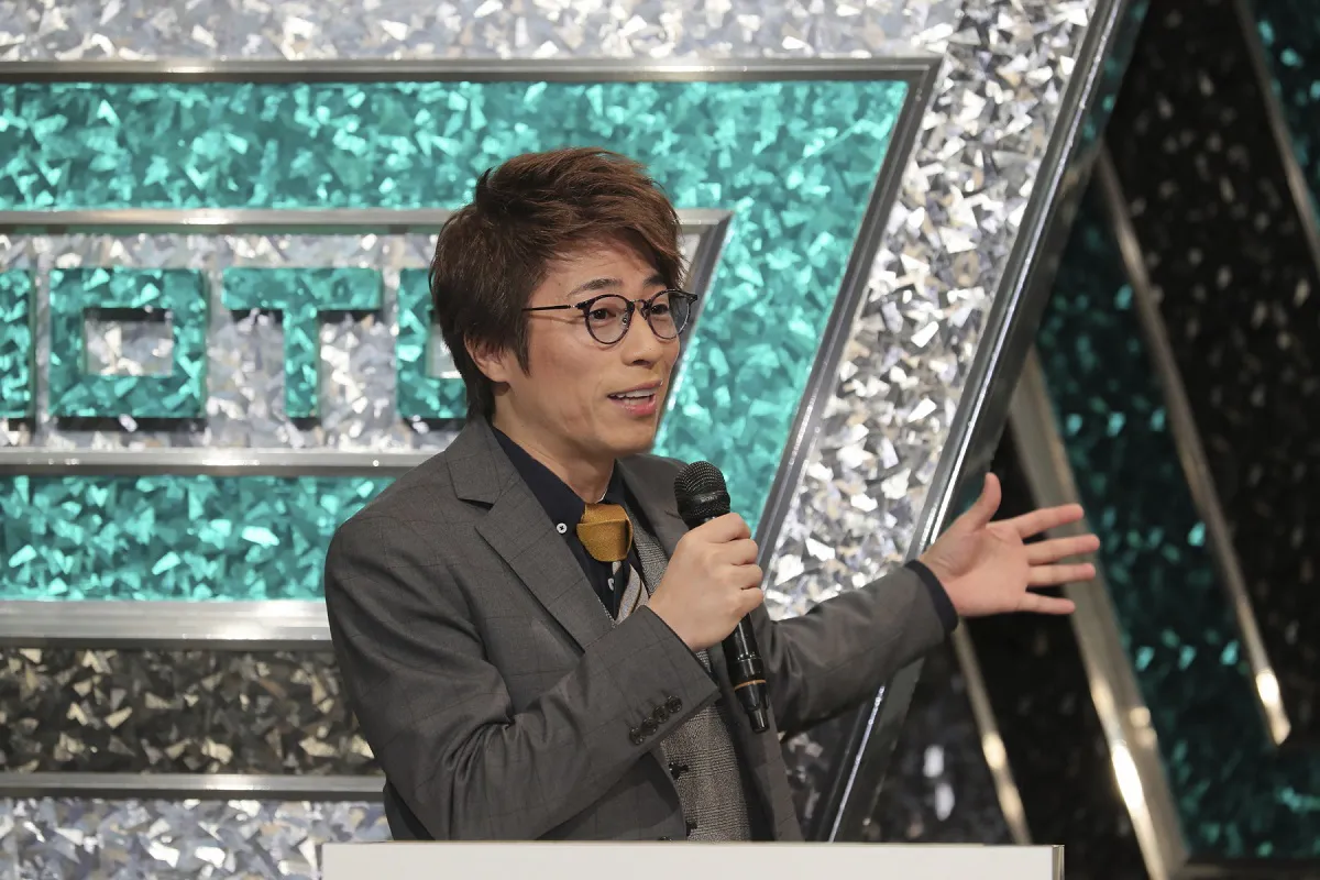 「吉本興業eスポーツ事業概要発表記者会見」でMCを務めた田村淳