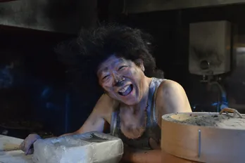 「仰天ニュース」生放送SPで鶴瓶&中居が再現VTRに挑戦!