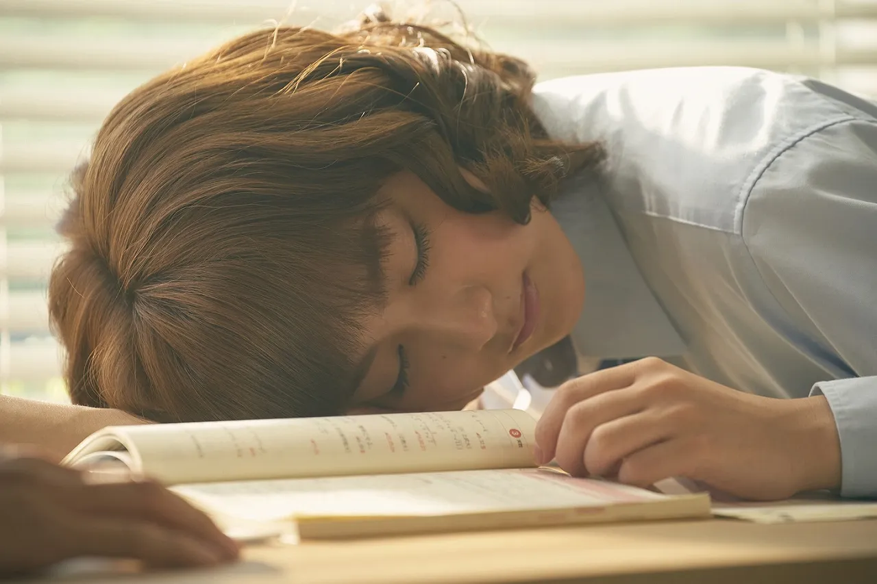 【写真を見る】平祐奈が天使のようなかわいらしい寝顔を披露！
