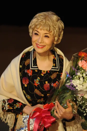 「越路吹雪物語」最終週突入! シャンソンの女王がたどる切なすぎる運命とは!?