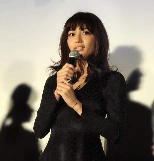 川口春奈はAmazonプライム・ビデオのオリジナルドラマ「しろときいろ」にも主演中