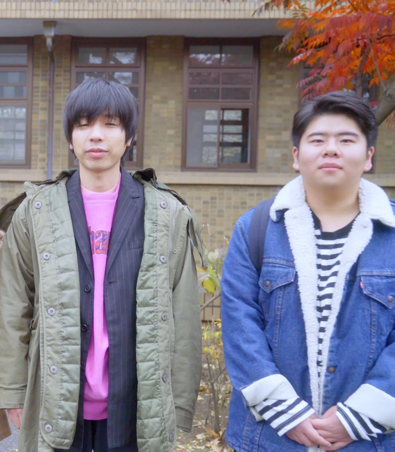 「卒業バカメンタリー」出演中の前田航基(右)と吉田靖直(左)