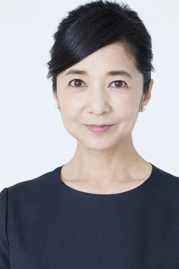 宮崎美子は、主人公・金栗四三の母を演じる