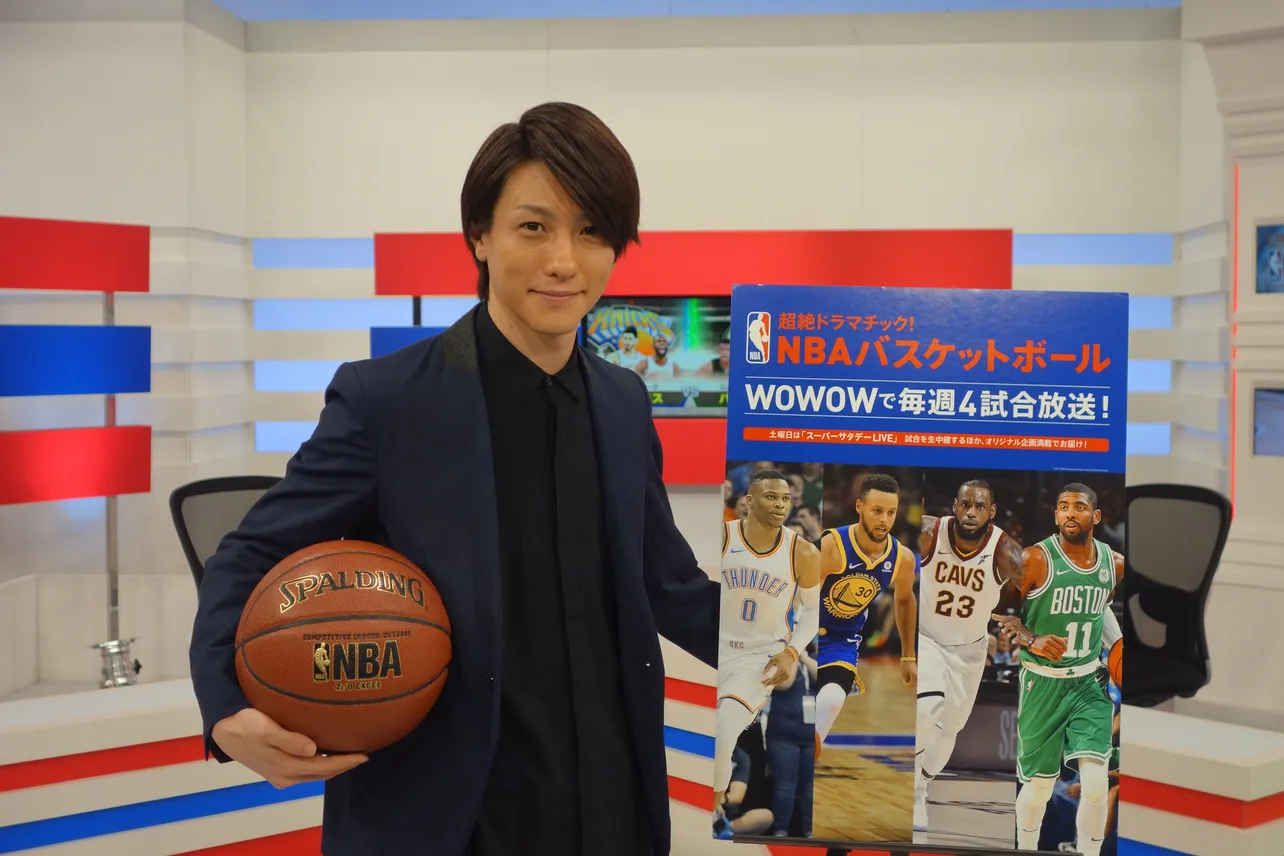 2.5次元俳優の鈴木拡樹が、NBAの魅力とバスケへの熱い思いを語る！